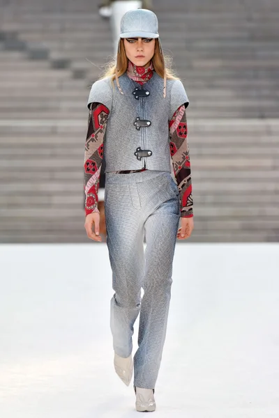 Look 28